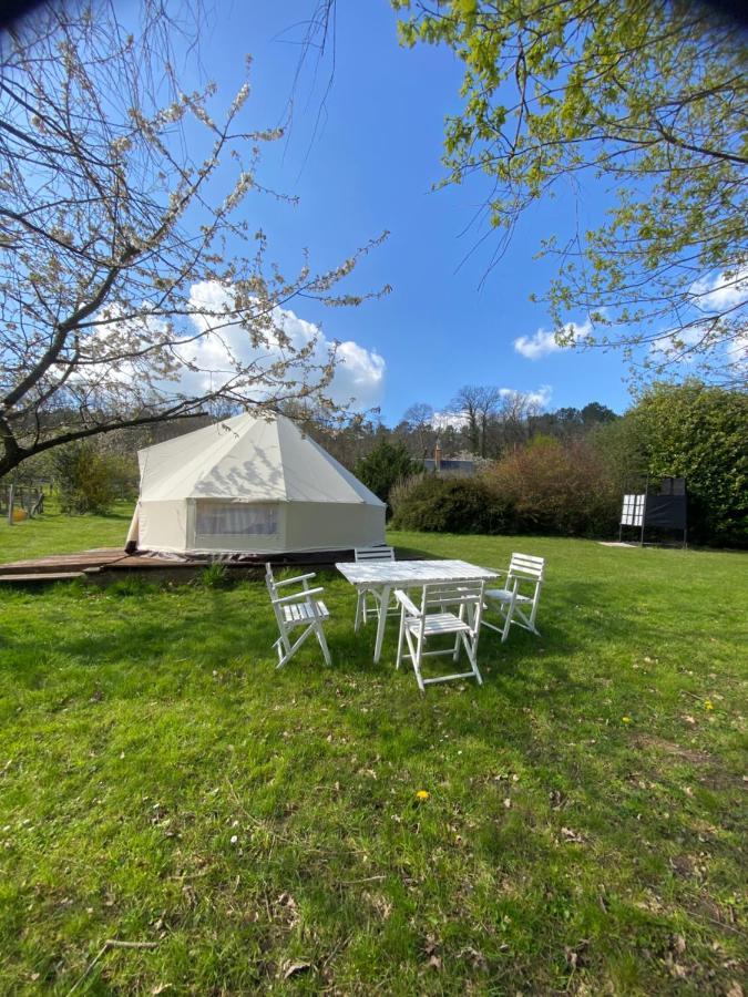 The Llama Farm France Saint-Cyr-Les-Champagnes Exterior photo